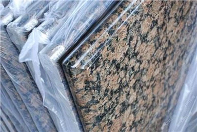 משטחי גרניט חום בלטי